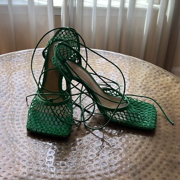 Bitters Veneta mesh stretch pump sz 38 1/2 - Picture 4 of 10